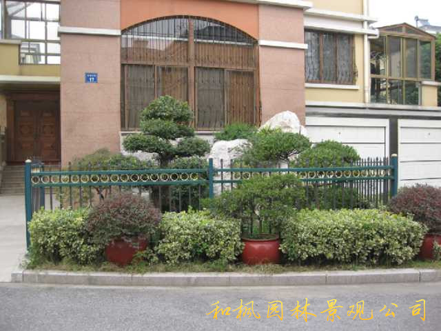 在庭院景觀設(shè)計中合理的植物配置能有效改善微氣候提升居住環(huán)境的舒適度